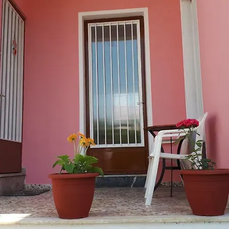 Panos House Semesterbostad Milina